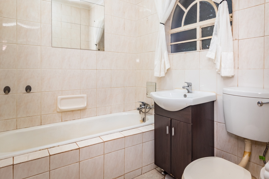 3 Bedroom Property for Sale in Wilro Park Gauteng