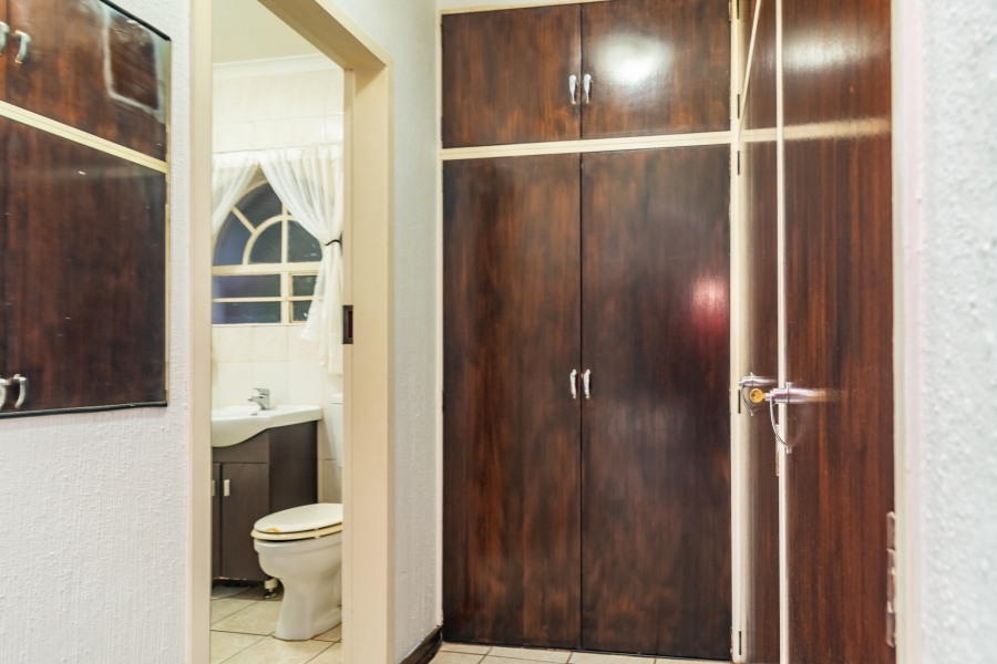3 Bedroom Property for Sale in Wilro Park Gauteng