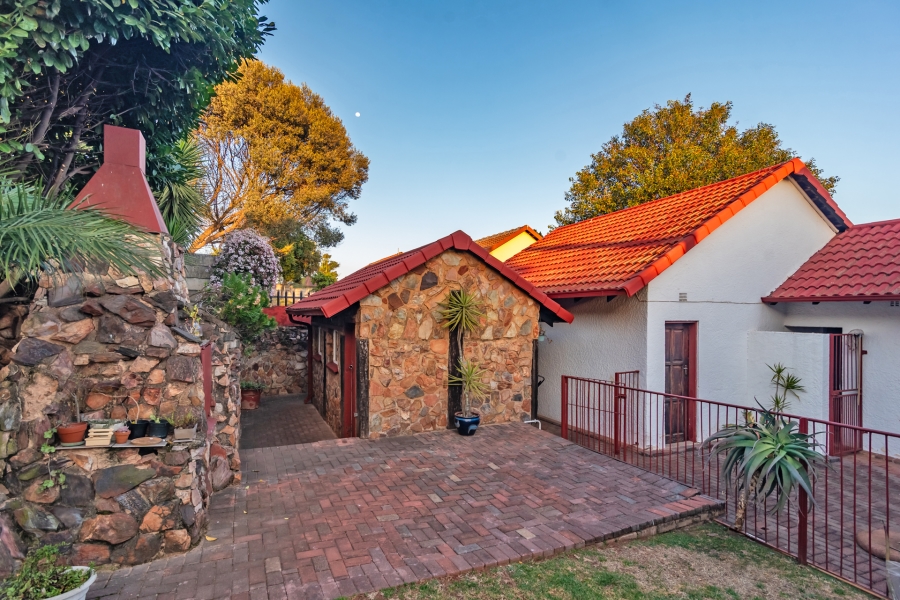 3 Bedroom Property for Sale in Wilro Park Gauteng
