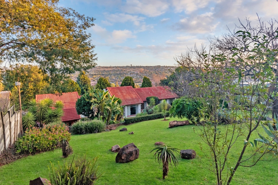 3 Bedroom Property for Sale in Wilro Park Gauteng