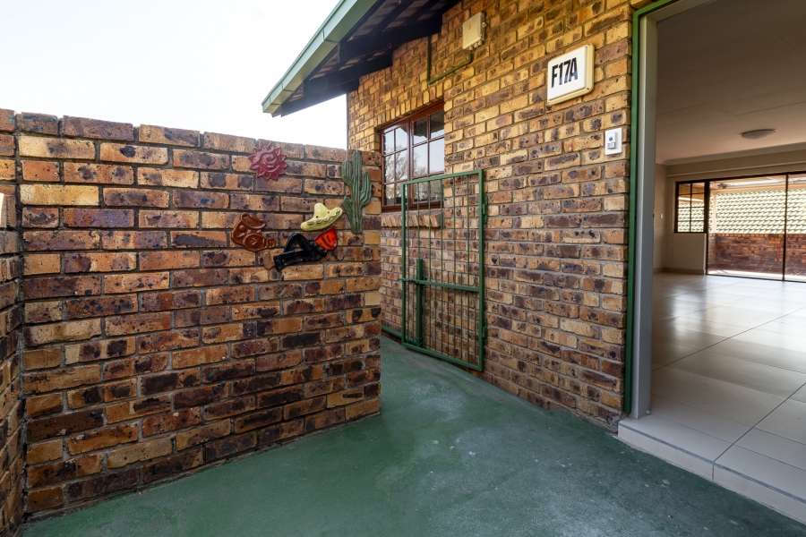 2 Bedroom Property for Sale in Die Wilgers Gauteng