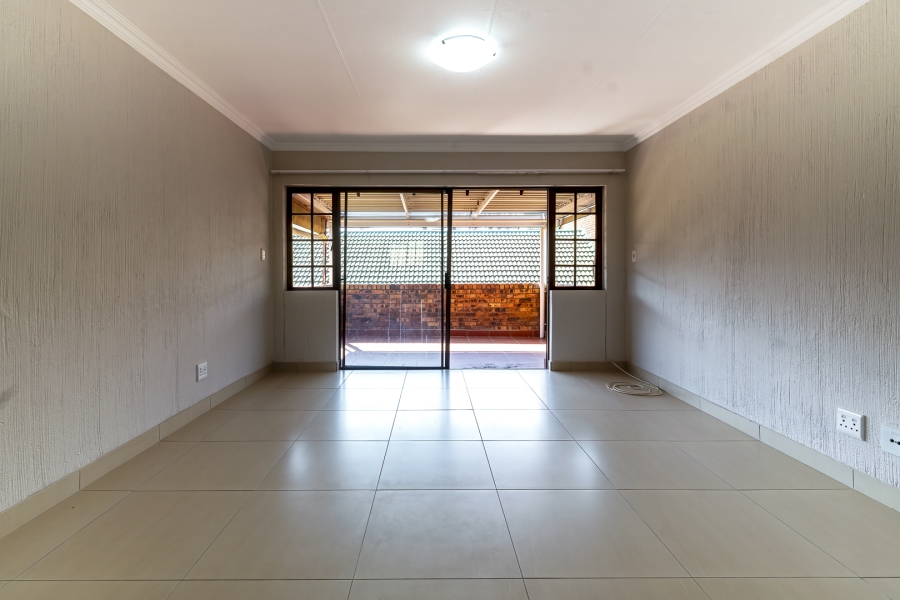 2 Bedroom Property for Sale in Die Wilgers Gauteng