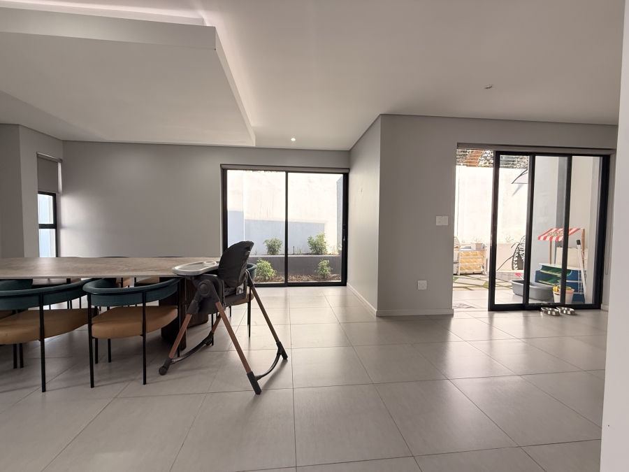 5 Bedroom Property for Sale in Sandown Gauteng