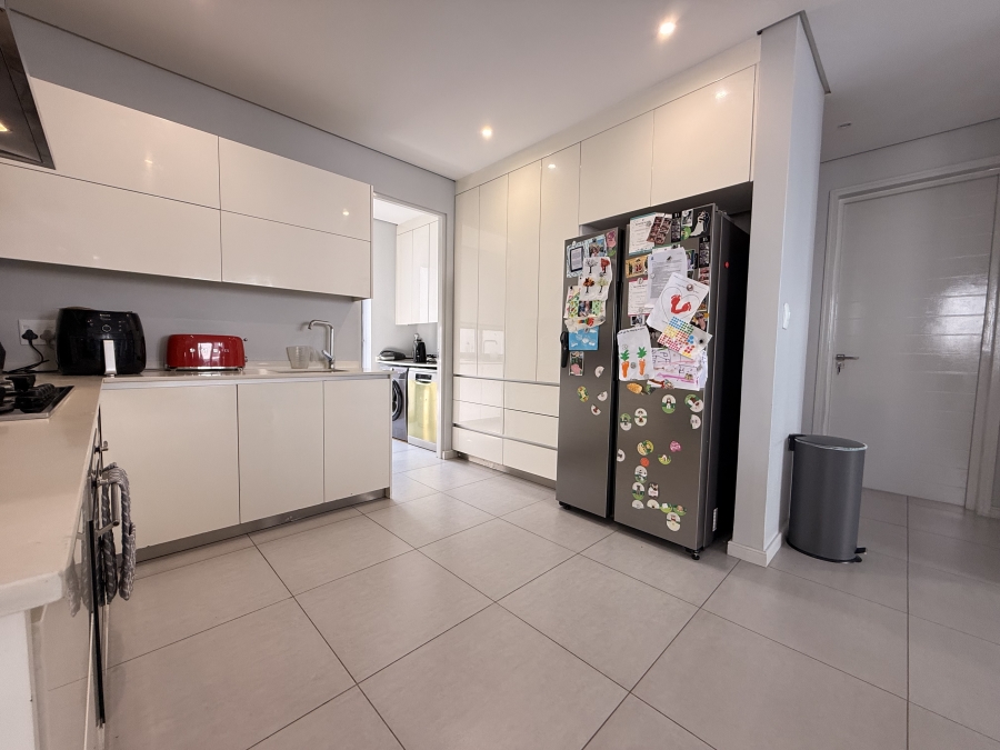 5 Bedroom Property for Sale in Sandown Gauteng