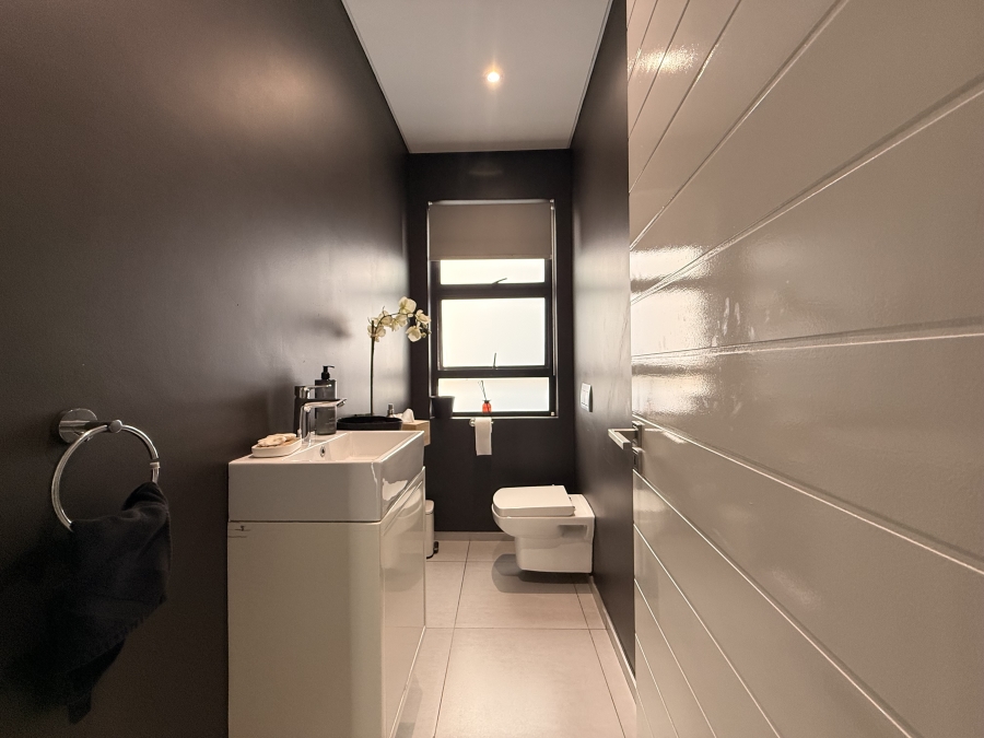 5 Bedroom Property for Sale in Sandown Gauteng