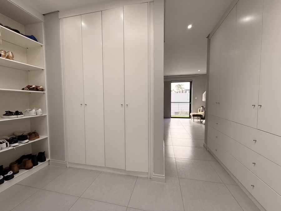 5 Bedroom Property for Sale in Sandown Gauteng