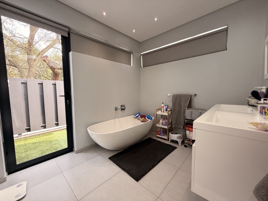 5 Bedroom Property for Sale in Sandown Gauteng
