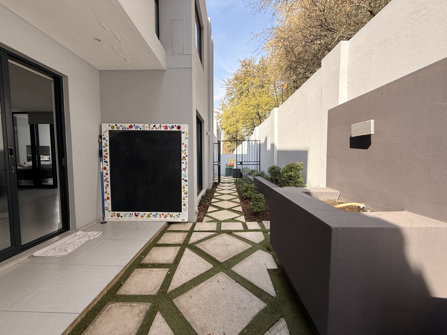 5 Bedroom Property for Sale in Sandown Gauteng