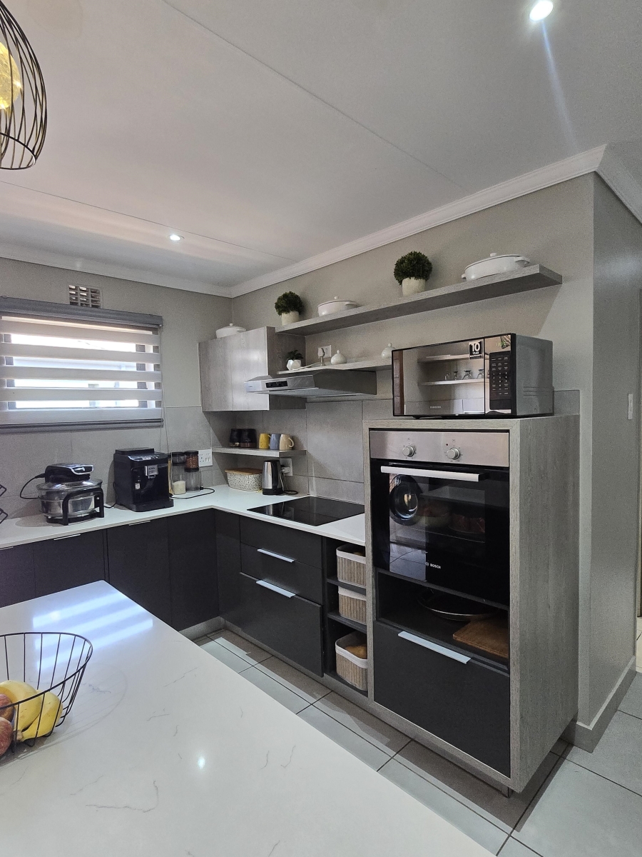 To Let 3 Bedroom Property for Rent in Lion Pride Gauteng