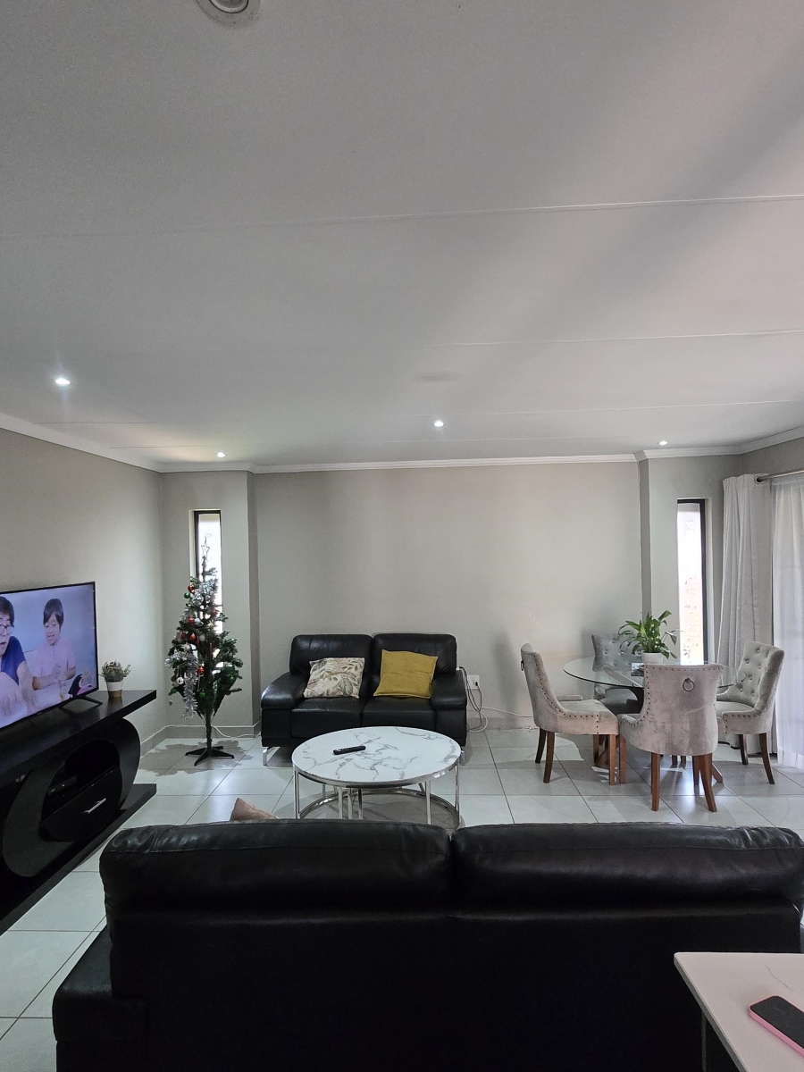 To Let 3 Bedroom Property for Rent in Lion Pride Gauteng