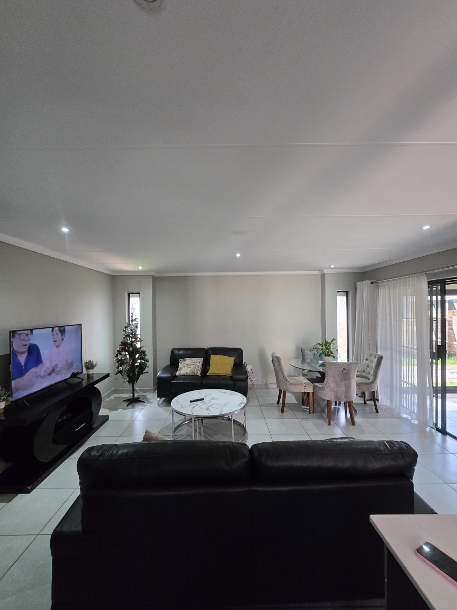 To Let 3 Bedroom Property for Rent in Lion Pride Gauteng