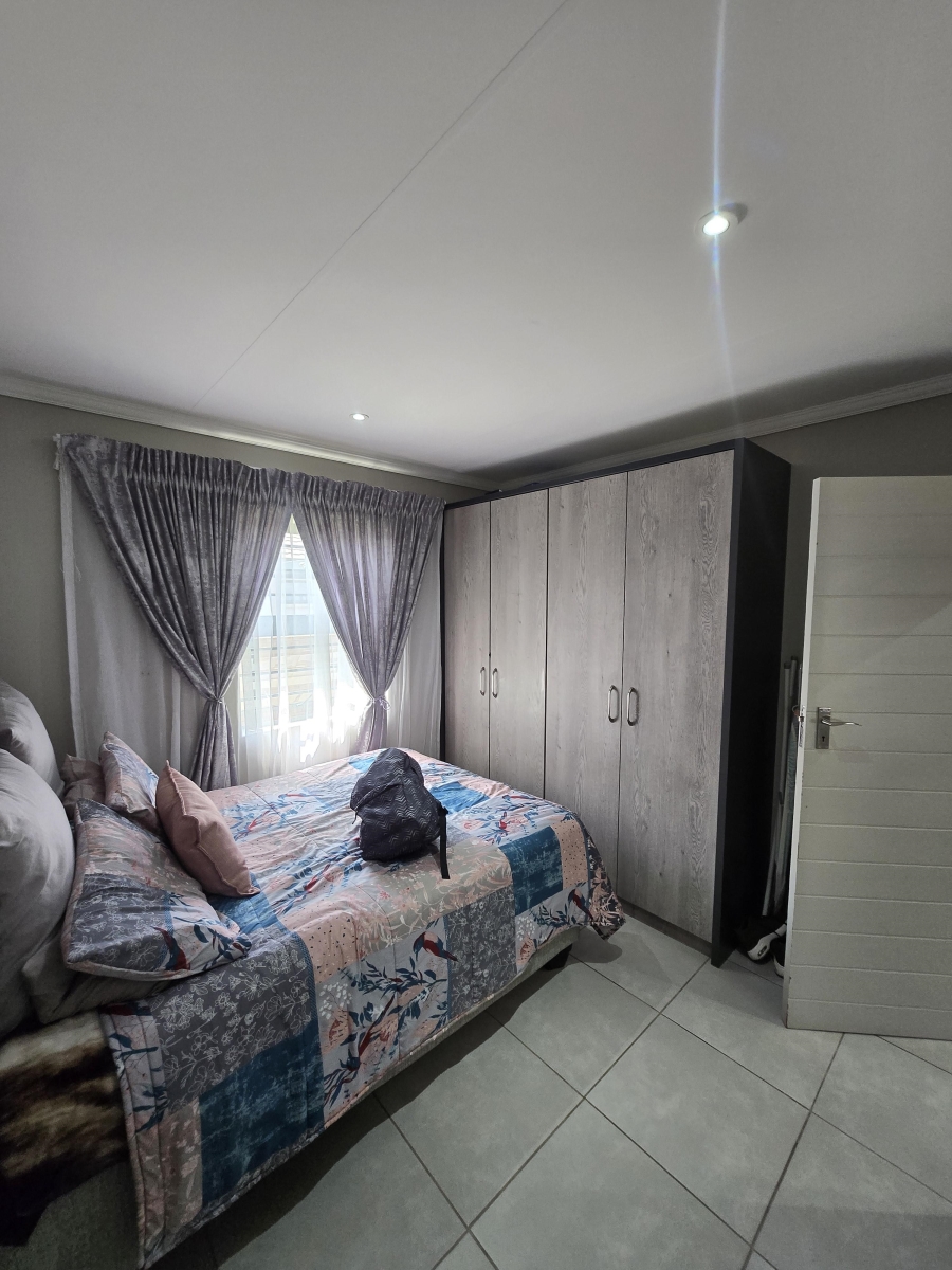 To Let 3 Bedroom Property for Rent in Lion Pride Gauteng