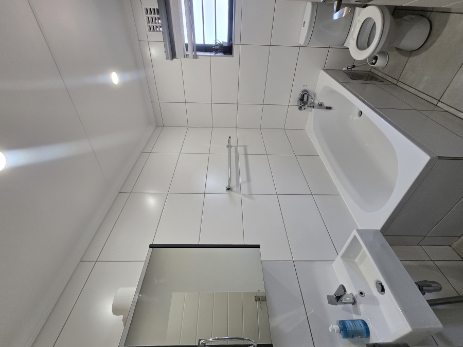 To Let 3 Bedroom Property for Rent in Lion Pride Gauteng