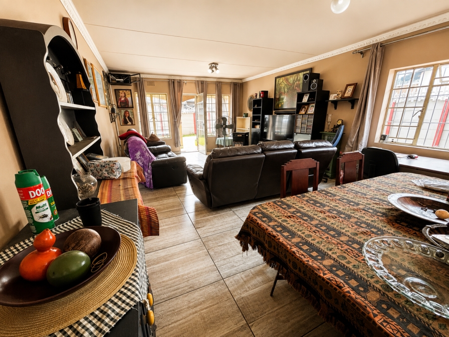 3 Bedroom Property for Sale in Verwoerdpark Gauteng