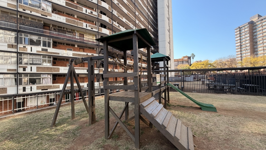1 Bedroom Property for Sale in Sunnyside Gauteng