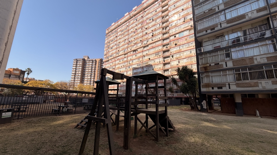 1 Bedroom Property for Sale in Sunnyside Gauteng