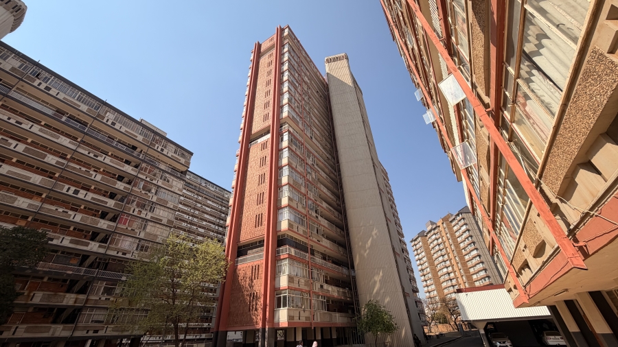 1 Bedroom Property for Sale in Sunnyside Gauteng