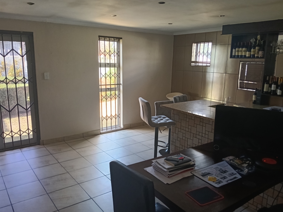 To Let 4 Bedroom Property for Rent in Marlands Gauteng