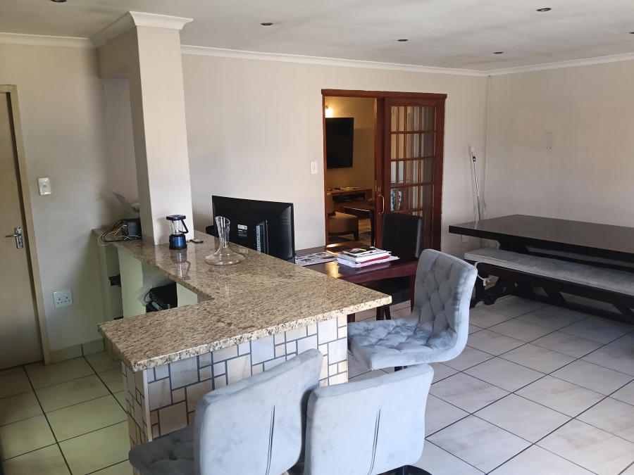 To Let 4 Bedroom Property for Rent in Marlands Gauteng