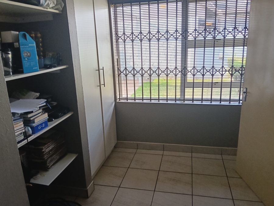 To Let 4 Bedroom Property for Rent in Marlands Gauteng