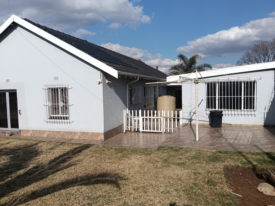 To Let 4 Bedroom Property for Rent in Marlands Gauteng