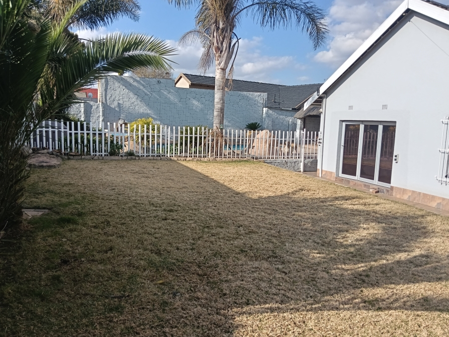 To Let 4 Bedroom Property for Rent in Marlands Gauteng