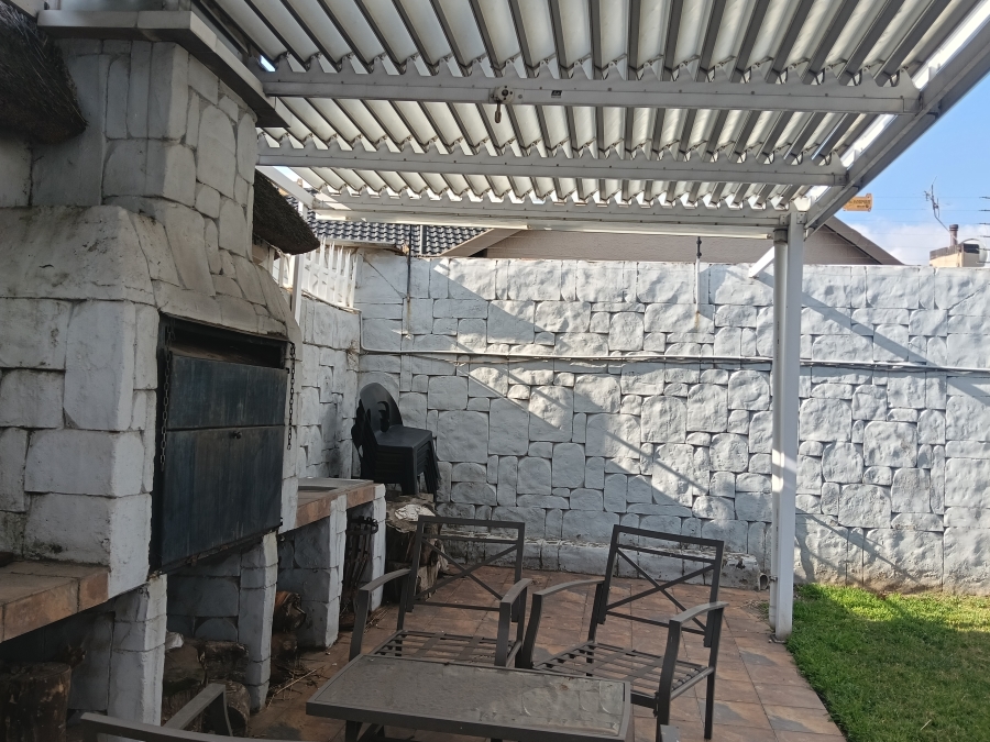 To Let 4 Bedroom Property for Rent in Marlands Gauteng