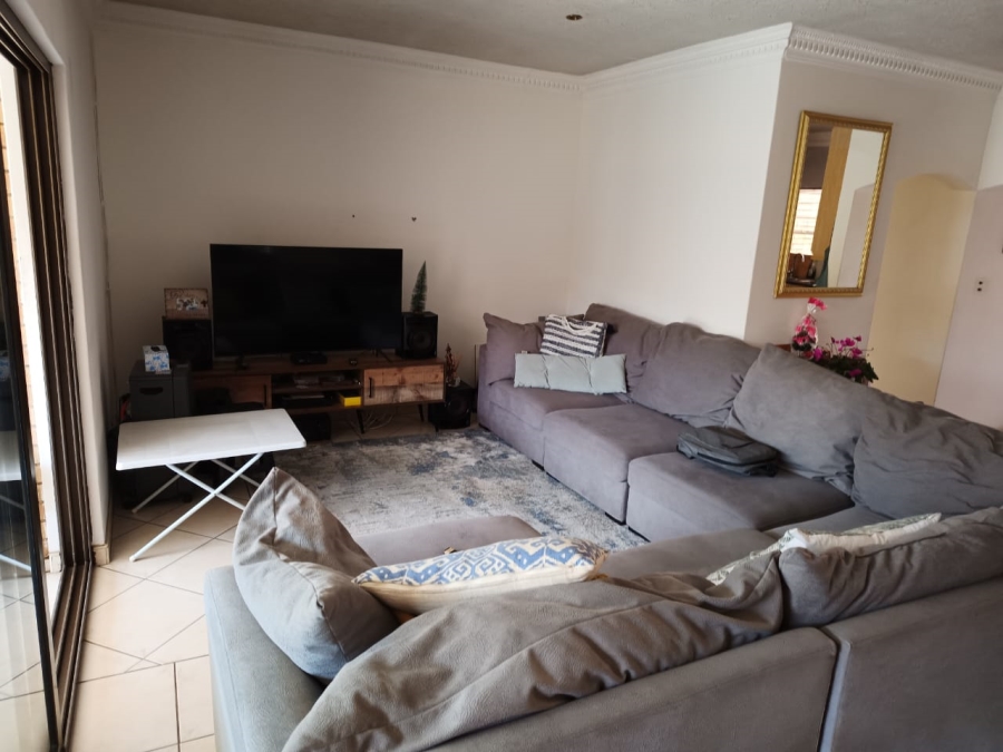 3 Bedroom Property for Sale in Mondeor Gauteng