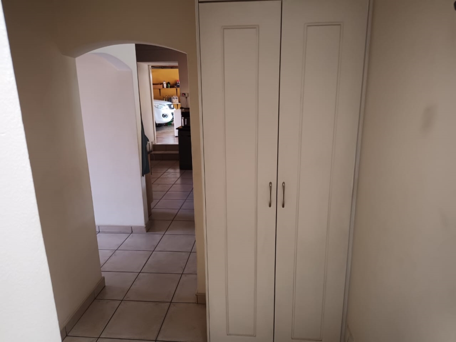 3 Bedroom Property for Sale in Mondeor Gauteng