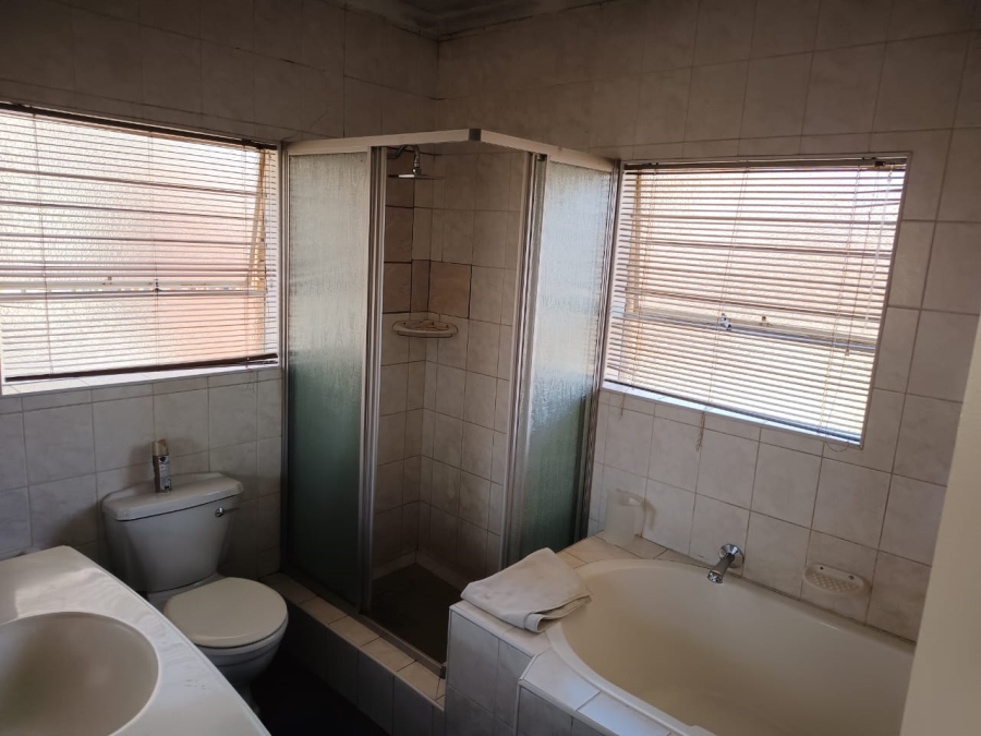 3 Bedroom Property for Sale in Mondeor Gauteng