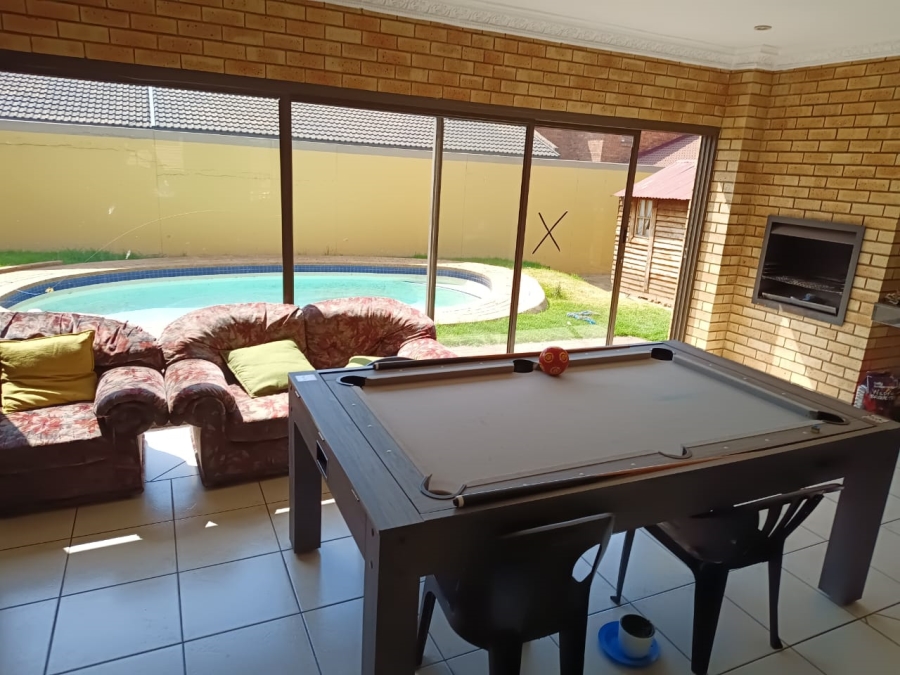 3 Bedroom Property for Sale in Mondeor Gauteng