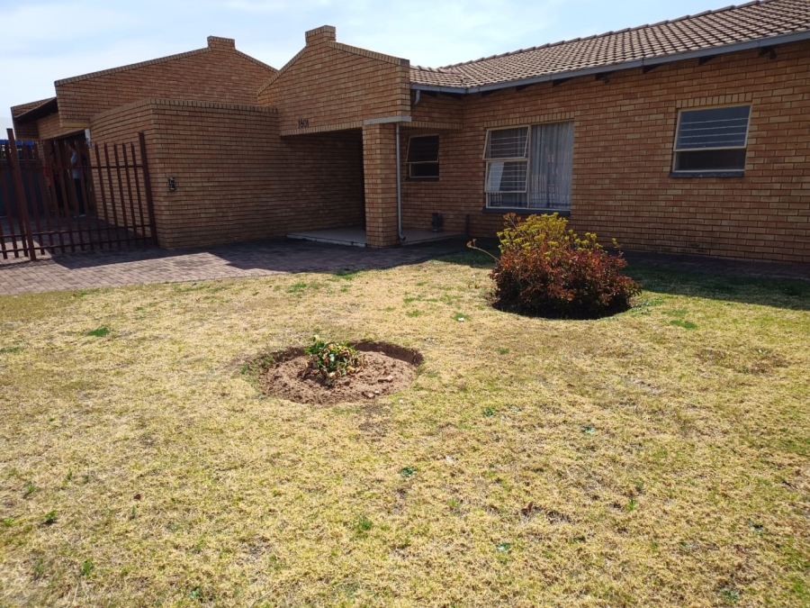 3 Bedroom Property for Sale in Mondeor Gauteng