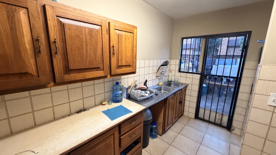 2 Bedroom Property for Sale in Baileys Muckleneuk Gauteng