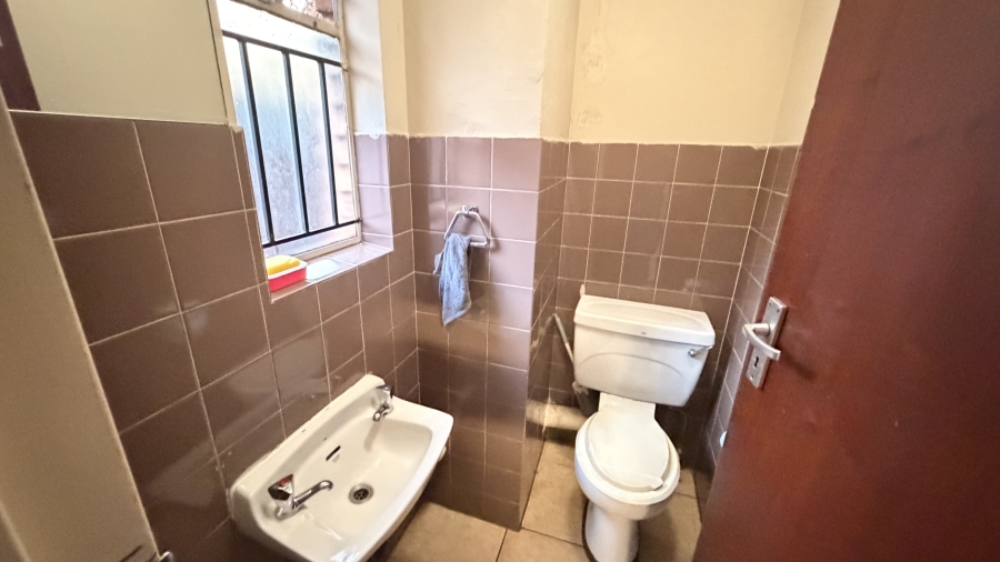 2 Bedroom Property for Sale in Baileys Muckleneuk Gauteng