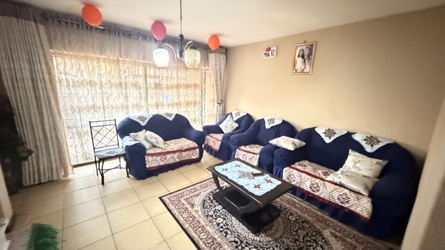 2 Bedroom Property for Sale in Baileys Muckleneuk Gauteng