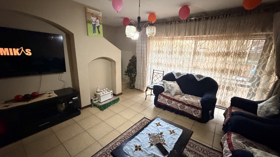 2 Bedroom Property for Sale in Baileys Muckleneuk Gauteng