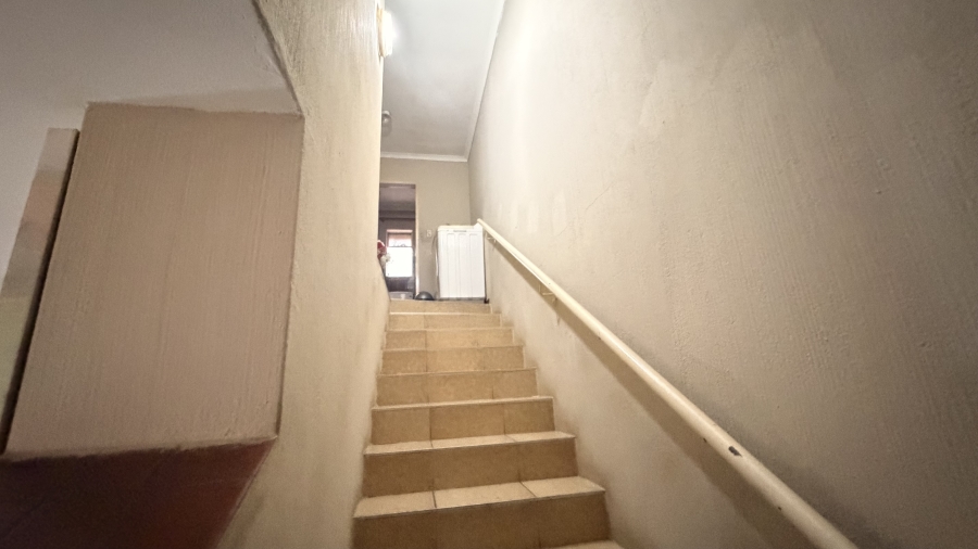 2 Bedroom Property for Sale in Baileys Muckleneuk Gauteng