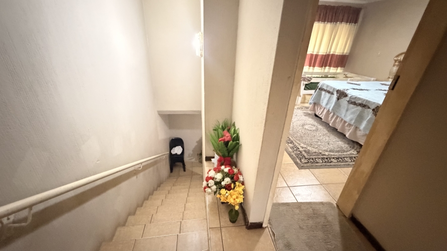 2 Bedroom Property for Sale in Baileys Muckleneuk Gauteng