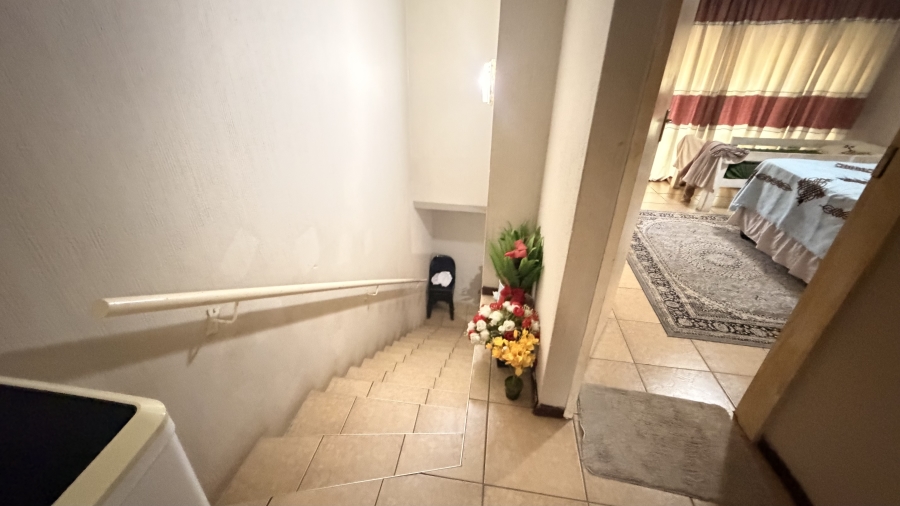 2 Bedroom Property for Sale in Baileys Muckleneuk Gauteng