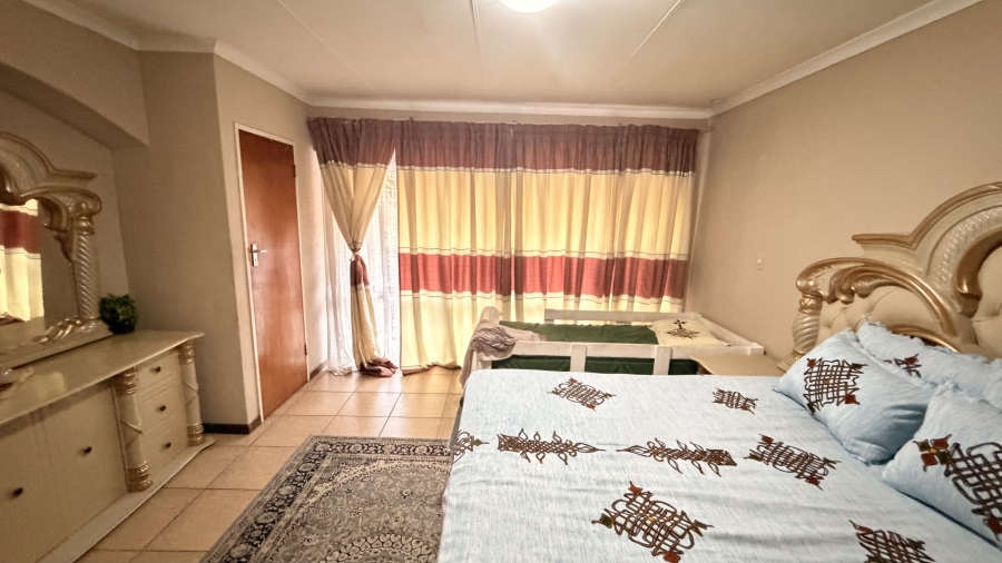 2 Bedroom Property for Sale in Baileys Muckleneuk Gauteng