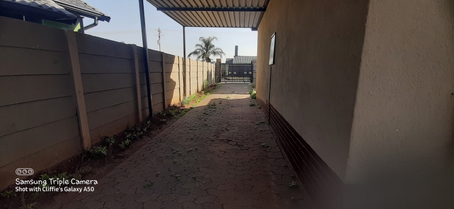 To Let 3 Bedroom Property for Rent in Leondale Gauteng
