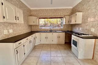 3 Bedroom Property for Sale in Oakdene Gauteng