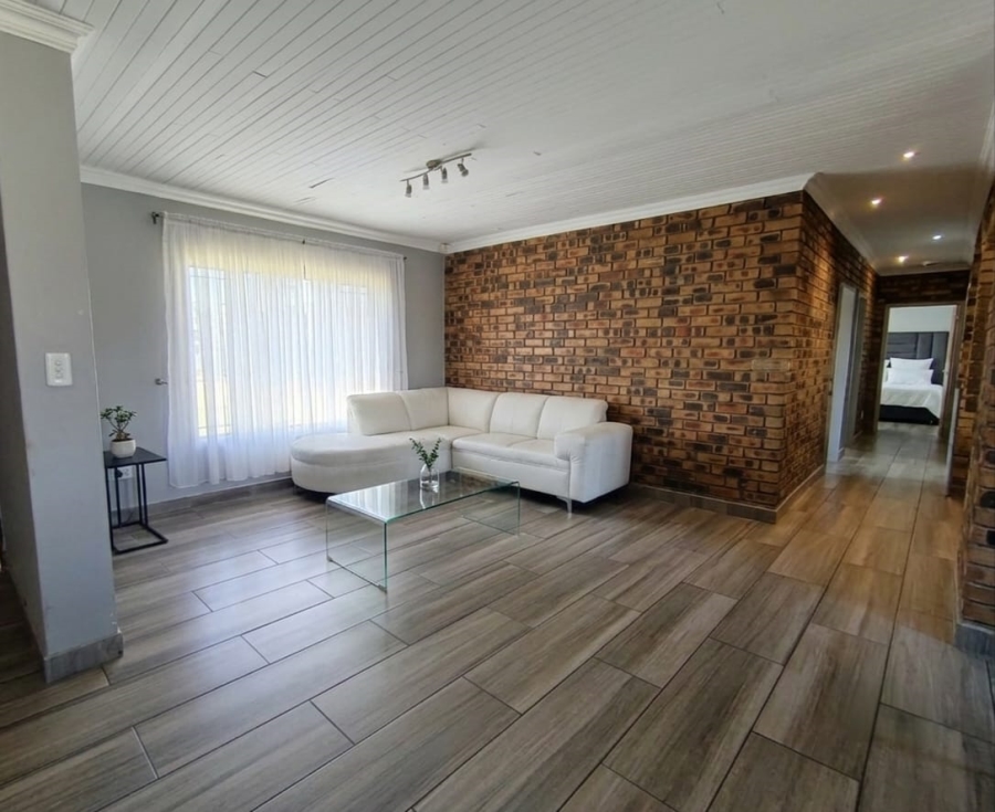 4 Bedroom Property for Sale in Sunair Park Gauteng