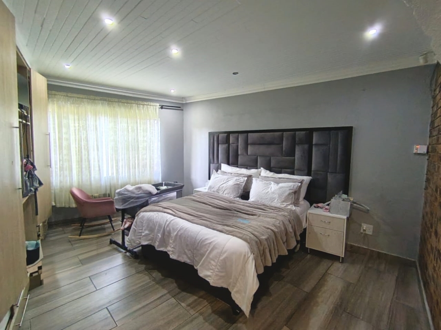 4 Bedroom Property for Sale in Sunair Park Gauteng