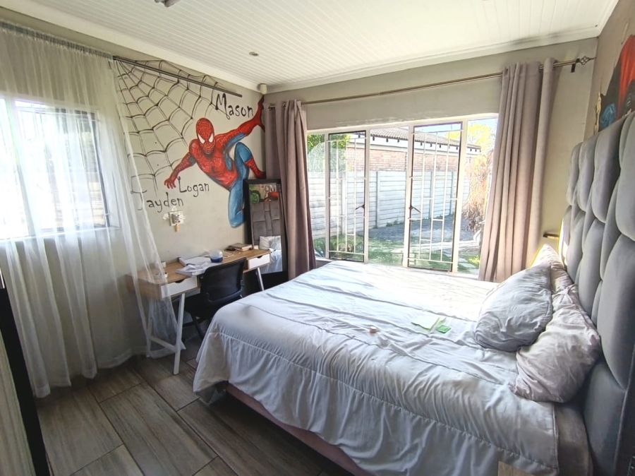 4 Bedroom Property for Sale in Sunair Park Gauteng