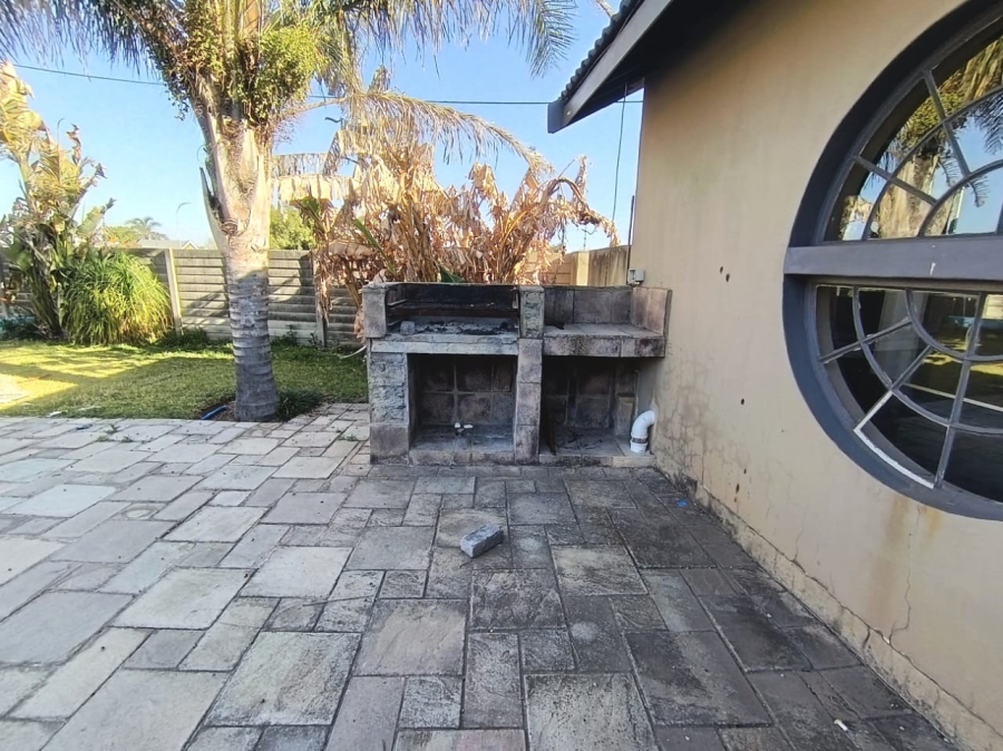 4 Bedroom Property for Sale in Sunair Park Gauteng