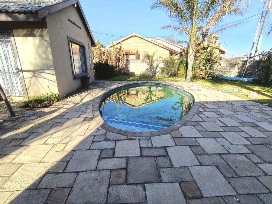 4 Bedroom Property for Sale in Sunair Park Gauteng