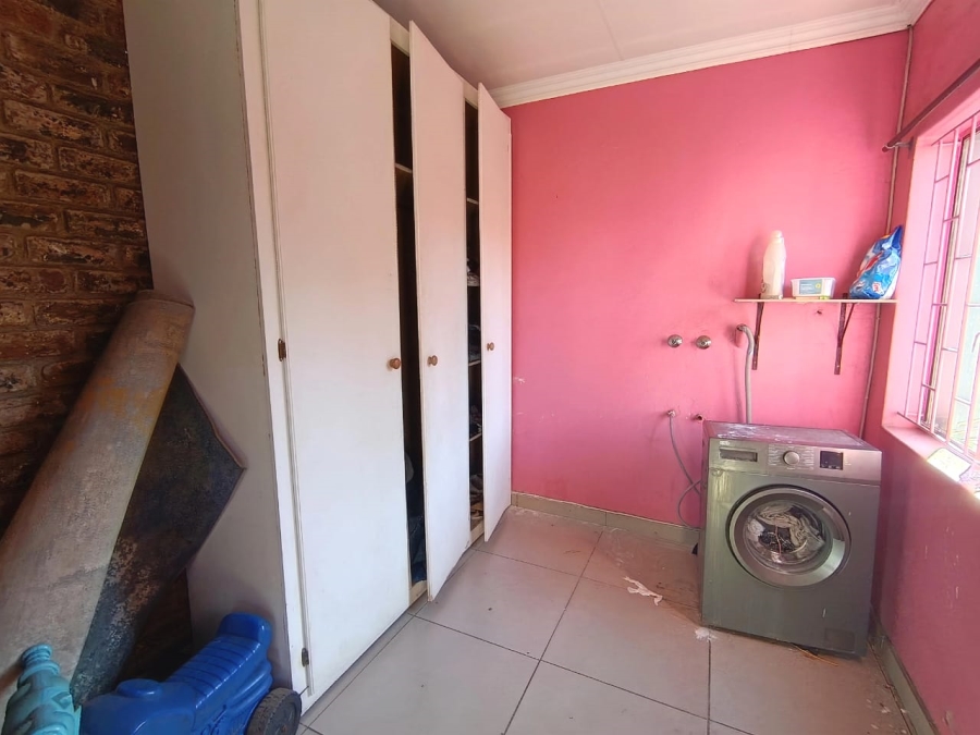 4 Bedroom Property for Sale in Sunair Park Gauteng