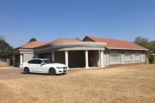 To Let 4 Bedroom Property for Rent in Klippoortjie Gauteng