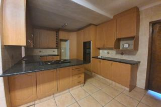 To Let 4 Bedroom Property for Rent in Klippoortjie Gauteng